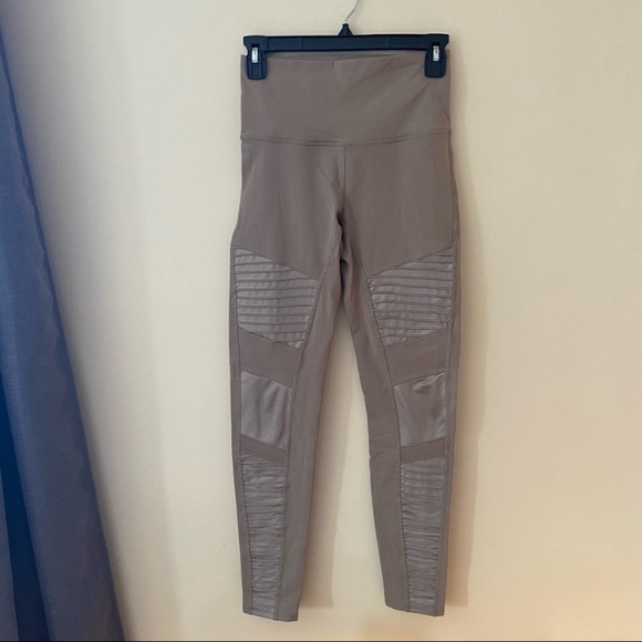 ALO Yoga Tan High-Waisted Rise Moto Legging Contouring Stretch Medium Women’s - Picture 11 of 11